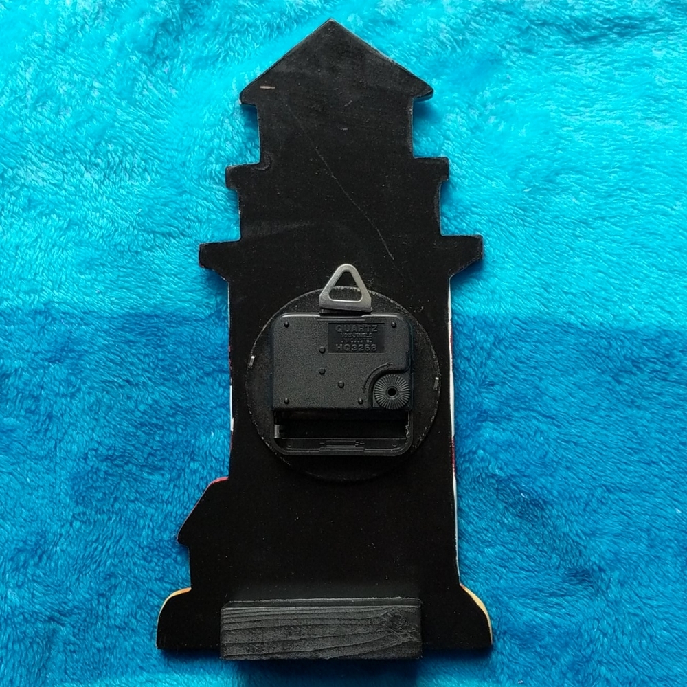 Lighthouse Clock 🌊〰️🌊〰️ - Picture 2 of 5